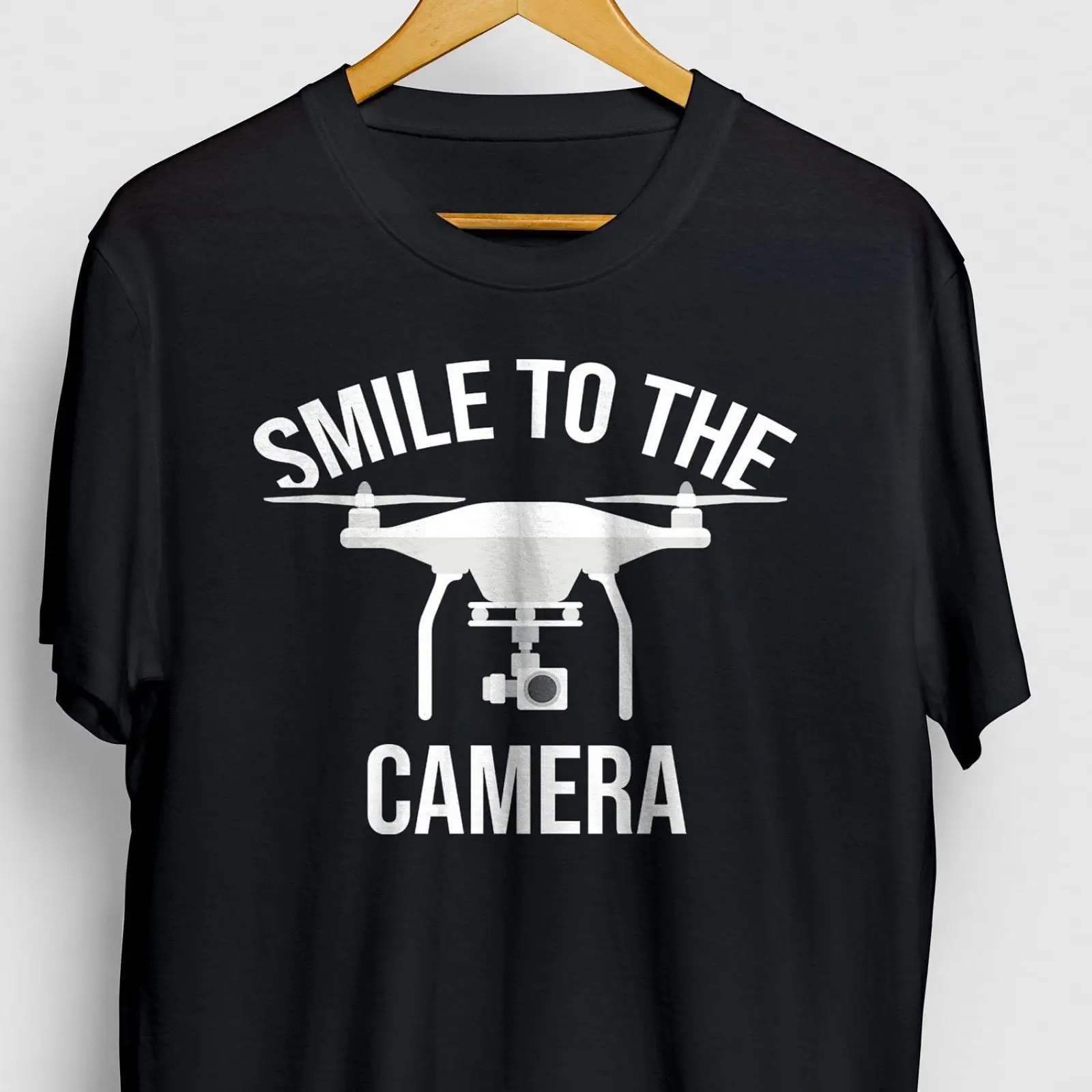 Men Fashion Photography - Camiseta Smile To The Camera Drone